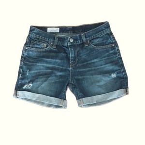 GAP sexy boyfriend SHORTS!